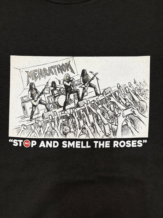 SMELL THE ROSES TEE BLACK